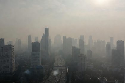 Jakarta Diselimuti Kabut Polusi: Langit Kelabu Ibu Kota