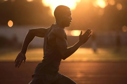 Lari yang Benar: Ilustrasi Postur Ideal Posisi Kepala dan Bahu