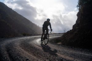 Pengereman Aman di Jalan Menurun