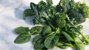 Sayuran hijau bayam dan brokoli untuk kesehatan otak