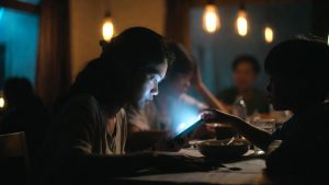 Kaburnya Batas: Antara Laptop dan Keluarga