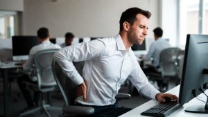 Dead hang solusi sederhana atasi sakit punggung