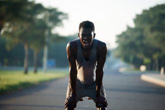 Pelari kehabisan napas di tengah jalan