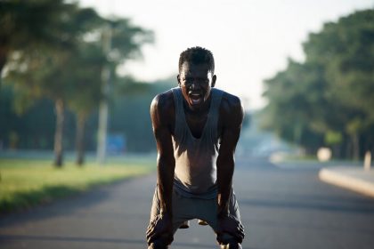 Pelari kehabisan napas di tengah jalan