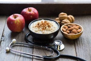 Makanan untuk kesehatan jantung: oat, apel, dan kacang