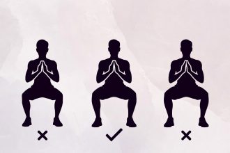 Perbandingan lebar kaki squat: terlalu rapat, selebar bahu, terlalu lebar