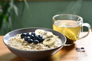 Sarapan Sehat dengan Oat untuk Energi Tahan Lama